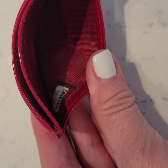 PETITE CLASSIC CHANEL PATENT HANDBAG WITH CARD CASE - Picture 12 of 13